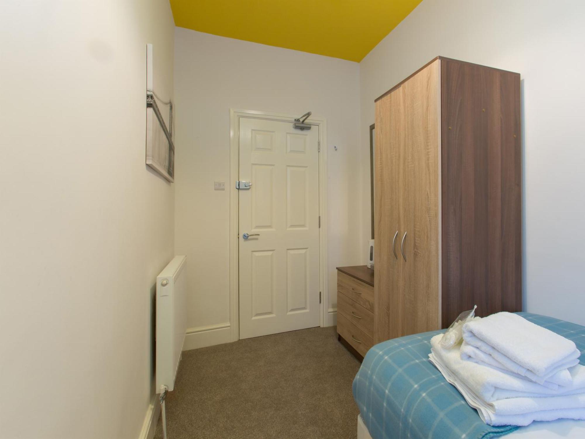 Townhouse @ West Avenue Crewe Bed & Breakfast Eksteriør bilde