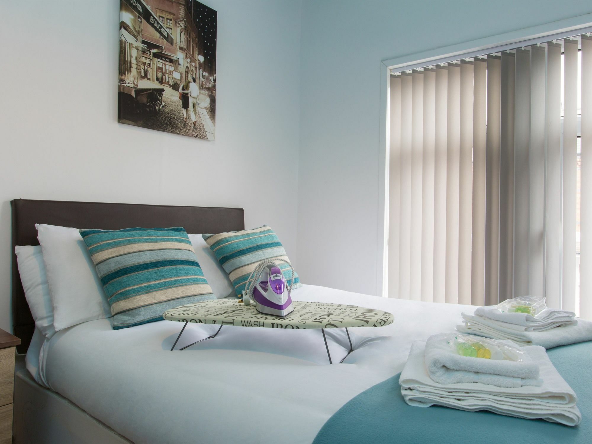 Townhouse @ West Avenue Crewe Bed & Breakfast Eksteriør bilde